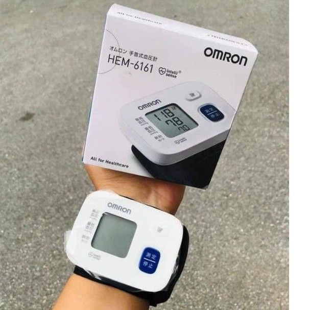 Công Dụng của Máy Đo Huyết Áp Cổ Tay Omron HEM